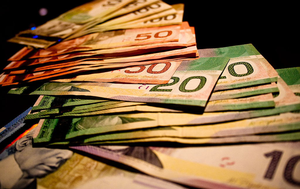 Image of Canadian cash in multiple denominations